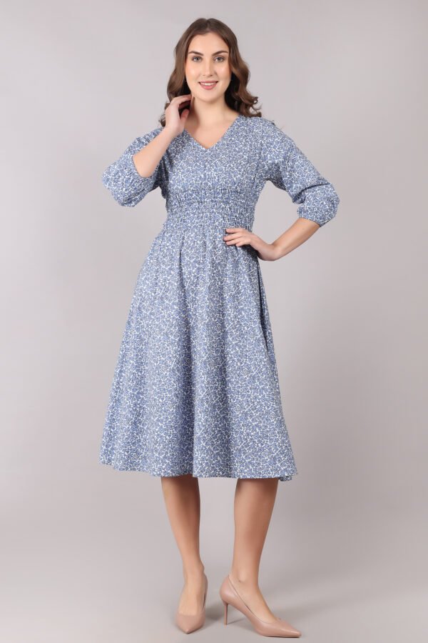 Women Blue & White Floral Printed V-Neck Midi Dress – Elegant & Comfortable Casual Wear